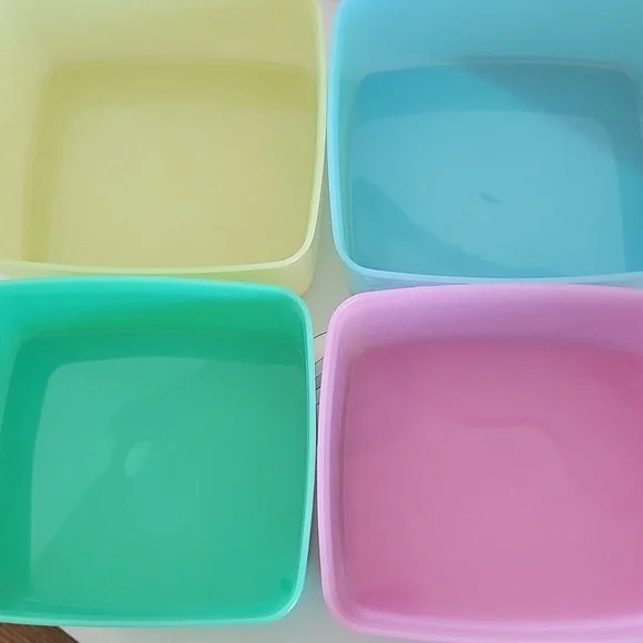 NOS Vintage Tupperware 4 Square Containers with Lids Pastel - Picture 2 of 4